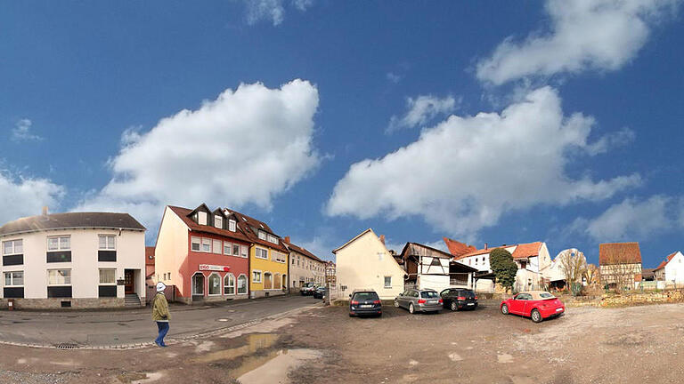 Der Dorfplatz und die Ludwigstraße in Poppenlauer werden ausgebaut. Noch in diesem Sommer soll das Projekt fertig werden. Foto: Dieter Britz       -  Der Dorfplatz und die Ludwigstraße in Poppenlauer werden ausgebaut. Noch in diesem Sommer soll das Projekt fertig werden. Foto: Dieter Britz