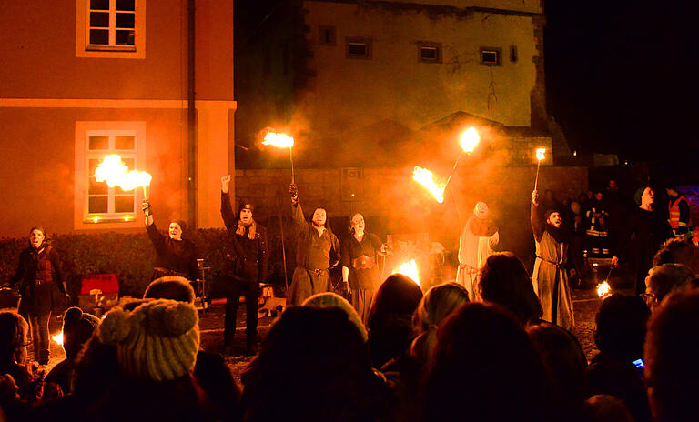 Spektakuläre&nbsp;Flammenkunst gibt es bei der Mellrichstädter Erlebnisnacht zu bestaunen.