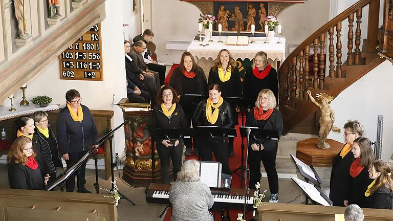 Der Martin-Scherer-Projektchor begeisterte die evangelische Kirchengemeinde in Unterhohenried. Der Martin-Scherer-Projektchor begeisterte die evangelische Kirchengemeinde in Unterhohenried.