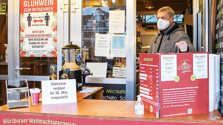 Trotz aller Vorsichtsmaßnahmen des Markttreff: Die Stadt hat den Ausschank'alkoholischer Heißgetränke' jetzt verboten.