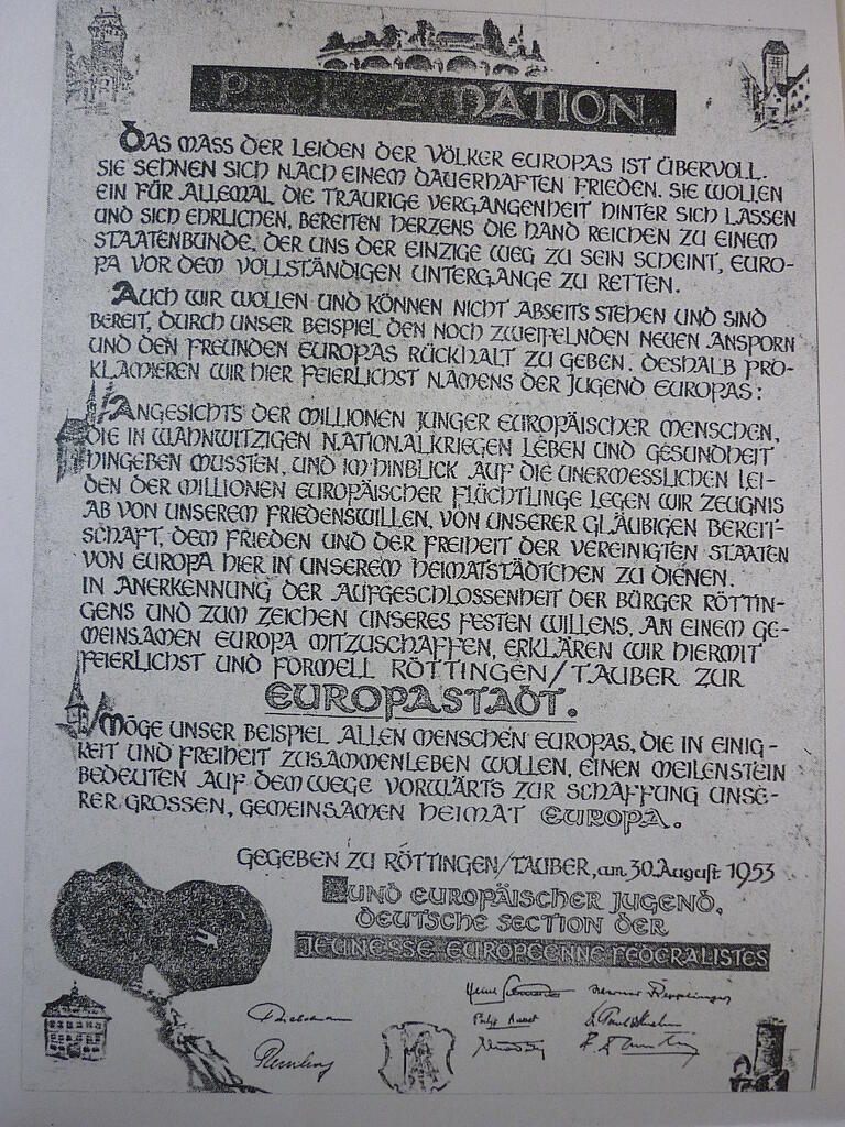 Kopie der Proklamation Röttingens zur Europastadt im Jahr 1953 mit dem Original-Text. Kopie der Proklamation Röttingens zur Europastadt im Jahr 1953 mit dem Original-Text.