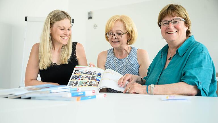 Theresa Kirchner, Inna Kopp und&nbsp; Sigrid Mahsberg (von links) beschäftigen sich täglich mit der Frage, wie Integration in Deutschland bestmöglich gelingen könnte.