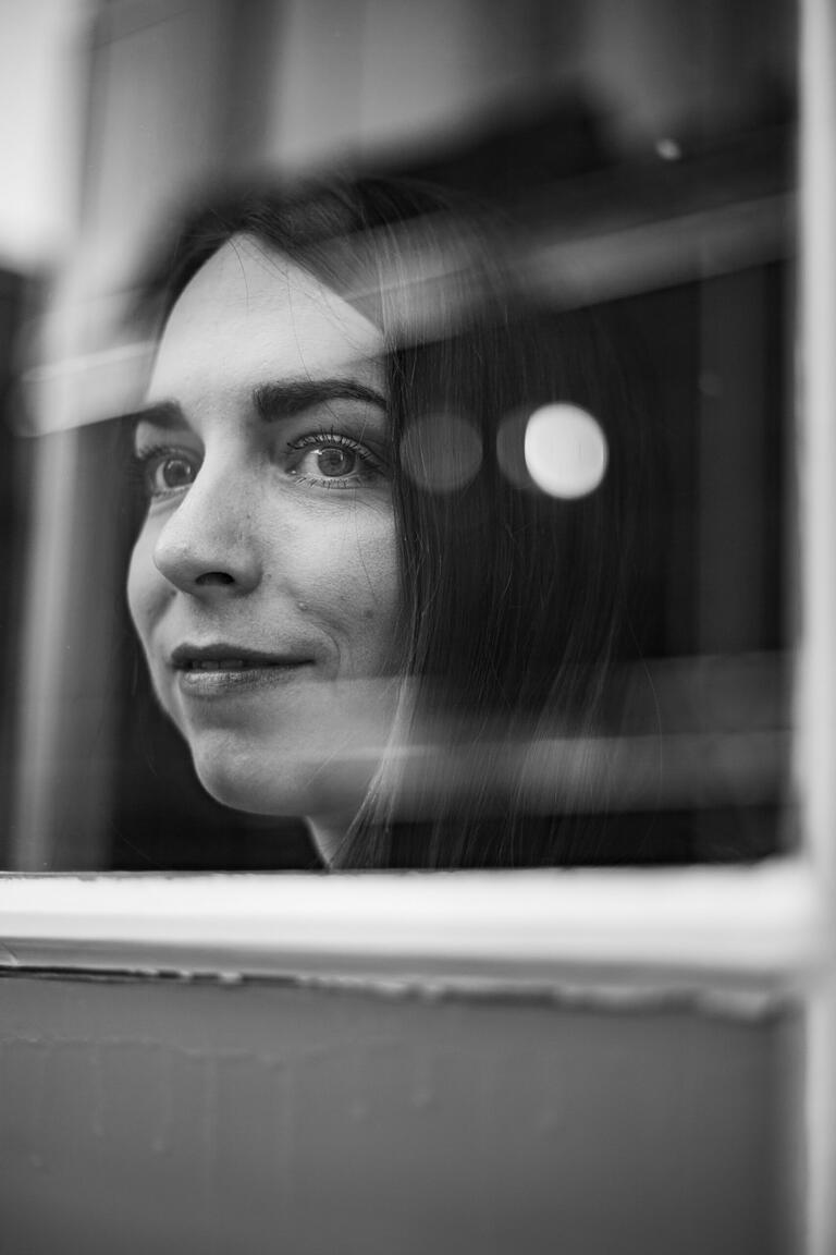 2020: Die Isolation im ersten Lockdown löst bei Sarah Lill vor allem negative Gefühle aus, sie fühlt sich einsam. 2020: Die Isolation im ersten Lockdown löst bei Sarah Lill vor allem negative Gefühle aus, sie fühlt sich einsam.