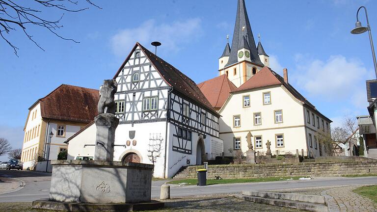 Stettfeld: Hier ist, wie in Bundorf und Breitbrunn, in Sachen Corona die Welt noch völlig in Ordnung. Nach Angaben des Gesundheitsamtes Haßberge hat sich in der Kommune nachweislich noch kein Bürger mit dem Coronavirus infiziert.