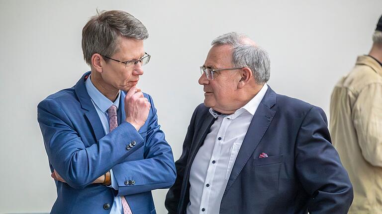 OB Sebastian Remelé mit dem Fraktionsvorsitzenden seiner CSU, Stefan Funk. OB Sebastian Remelé mit dem Fraktionsvorsitzenden seiner CSU, Stefan Funk.