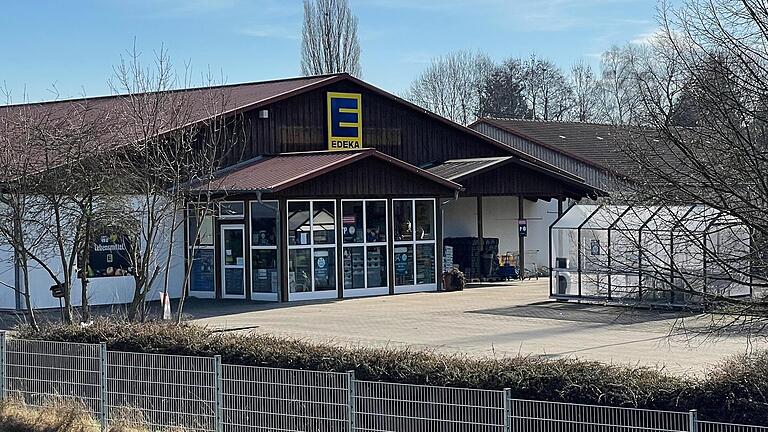 Für den kürzlich geschlossenen Edeka-Markt Massak in Oberschwarzacher ist ein möglicher Nachfolger in Sicht.