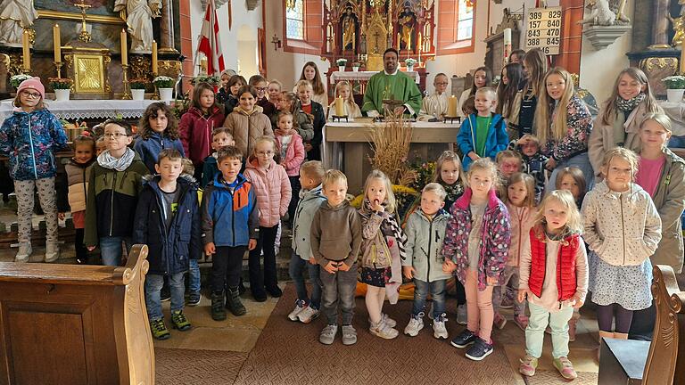 Ein Teil der Mitwirkenden unseres Familiengottesdienstes zum Erntedank.