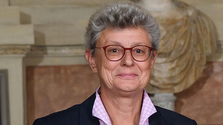 Hat mehrere Jahre in der Kommission zur Untersuchung wissenschaftlichen Fehlverhaltens an der JMU mitarbeitet: Uni-Vizepräsidentin Prof. Ulrike Holzgrabe. Hat mehrere Jahre in der Kommission zur Untersuchung wissenschaftlichen Fehlverhaltens an der JMU mitarbeitet: Uni-Vizepräsidentin Prof. Ulrike Holzgrabe.