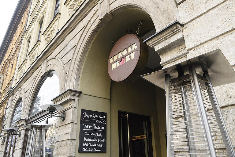 Blick auf das Restaurant Burgerheart in der Neubaustraße in Würzburg. Kommt ein weiter Burgerladen nun auch an den Paradeplatz?