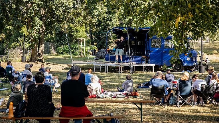 Der 'Blaue Eumel' wird in ganz Unterfranken unterwegs sein.