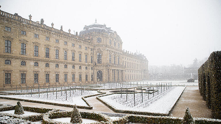 Pünktlich zum April, der wettertechnisch ja bekannterweise tut was er will, schneit und regnet es in Würzburg und Umgebung.