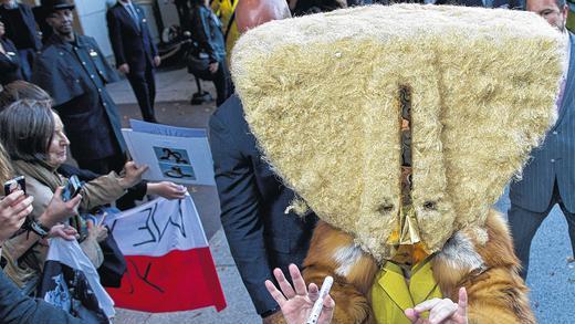 Lady Gaga klagt das Schwein im Menschen an