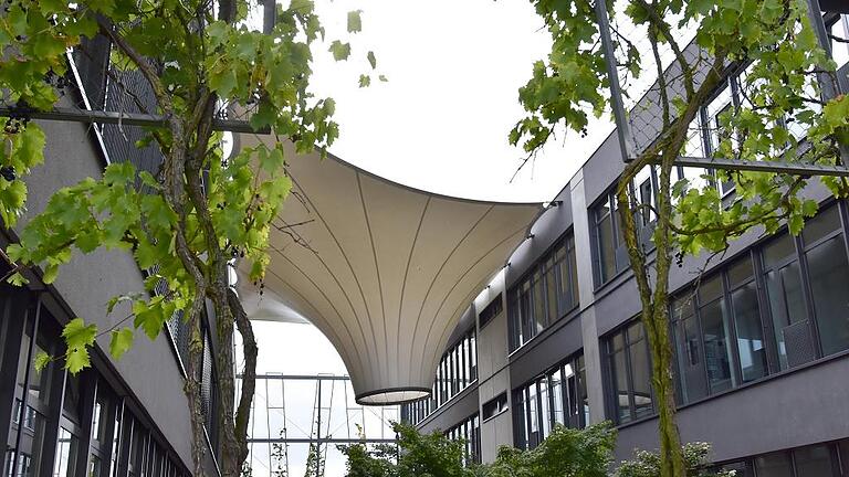 Bei der Planung für das Maintal war an eine Landesgartenschau mit dem Thema „Grün und Industrie“ gedacht, was einige Architekten zu außergewöhnlichen Ideen inspirierte. Bei der Planung für das Maintal war an eine Landesgartenschau mit dem Thema „Grün und Industrie“ gedacht, was einige Architekten zu außergewöhnlichen Ideen inspirierte.