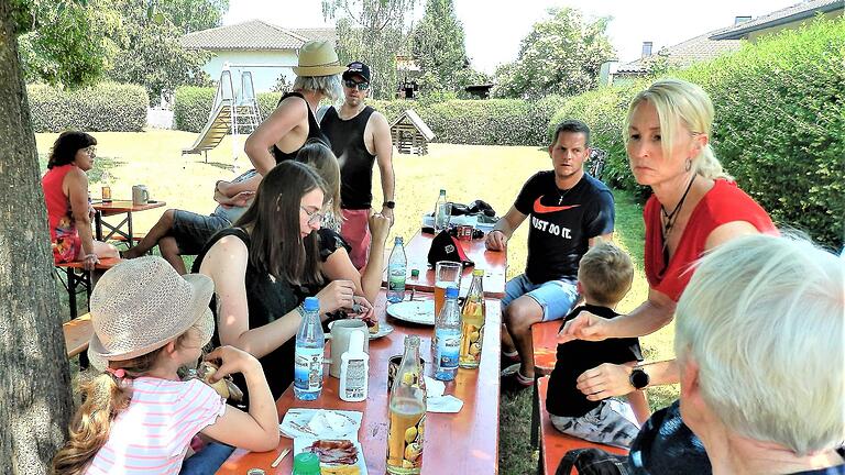 Auch junge Familien kamen gern zum Gernacher Siedlerfest.