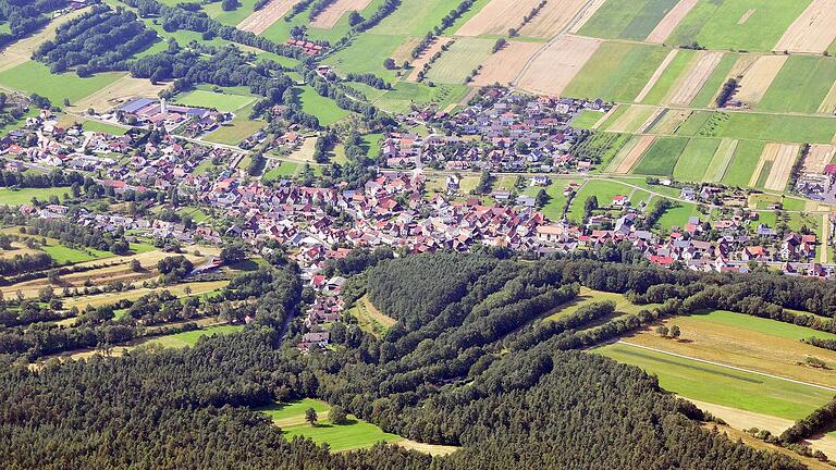 Einmal quer durch den Landkreis ging es, um von Ottelmannshausen zu dem Dorf mit der markanten Heckenlandschaft zu gelangen.