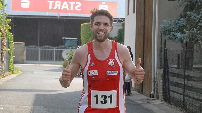 Patrick Karl vom TV Ochsenfurt landete einen Favoritensieg beim Krackenlauf des TV Großlangheim. Patrick Karl vom TV Ochsenfurt landete einen Favoritensieg beim Krackenlauf des TV Großlangheim.