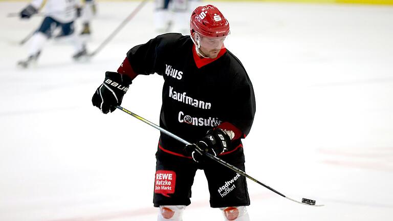 Jonas Manger (im Bild) hat neben Alexander Stahl seinen Vertrag bei den Hawks um Jahr verlängert.&nbsp;