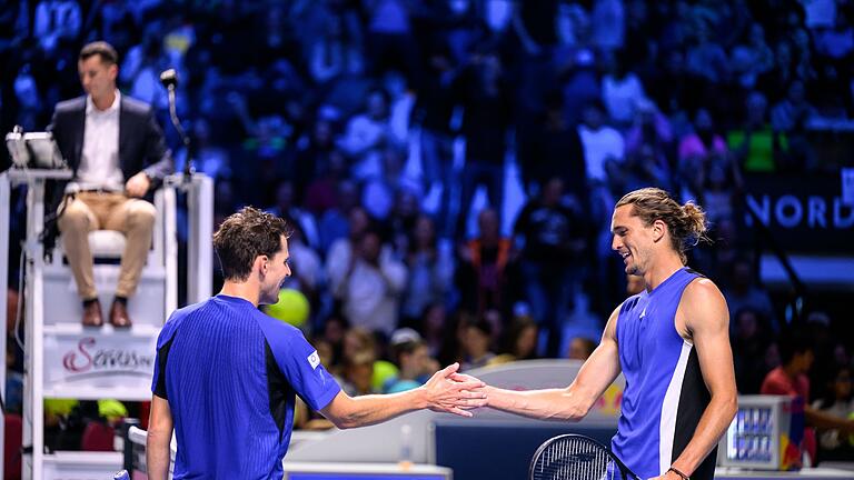 Abschiedsfeier für Dominic Thiem       -  Alexander Zverev (r.) zieht in Wien souverän ins Achtelfinale ein.