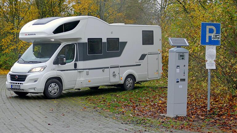 Von April bis Oktober war der Wohnmobilstellplatz am Arnsteiner Badesee fast immer voll belegt. Dennoch gibt es im Internet heftige Kritik.