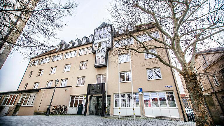 Rangliste: Das sind die 13 größten Arbeitgeber im Landkreis Haßberge 2024 Rangliste: Das sind die 13 größten Arbeitgeber im Landkreis Haßberge 2024
