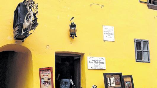 Ob es stimmt? In diesem Haus in Sighisoara soll Graf Dracula geboren worden sein.