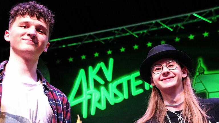 Auch die Jugend hatte ihren Auftritt bei der Prunksitzung des Arnsteiner Karnevalsvereins. Auch die Jugend hatte ihren Auftritt bei der Prunksitzung des Arnsteiner Karnevalsvereins.