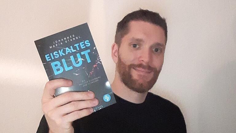 Krimi-Debüt: Johannes Stangl aus Marktheidenfeld hat sein erstes Buch 'Eiskaltes Blut' geschrieben. Krimi-Debüt: Johannes Stangl aus Marktheidenfeld hat sein erstes Buch 'Eiskaltes Blut' geschrieben.