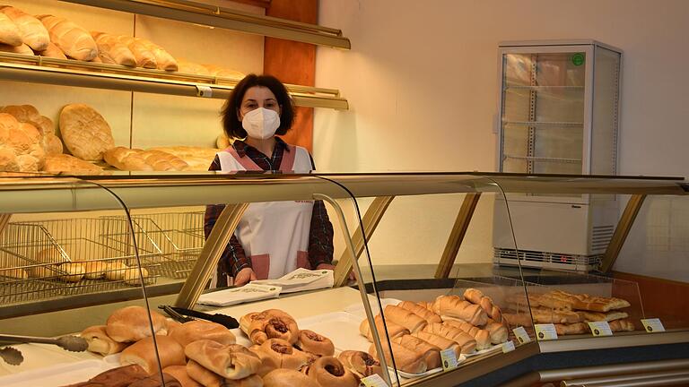 Aus der ehemaligen Bäckerei Kneuer in der Brendlorenzer Hauptstraße wurde die Bäckerei Europa. Im Bild die Mitarbeiterin Ismize Kadei-Peci. Aus der ehemaligen Bäckerei Kneuer in der Brendlorenzer Hauptstraße wurde die Bäckerei Europa. Im Bild die Mitarbeiterin Ismize Kadei-Peci.