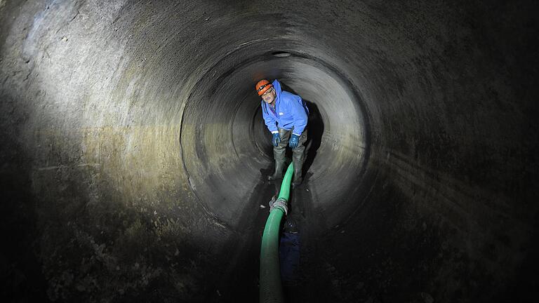 Das Abwasser von Kommunen auf Cornaviren zu untersuchen ist keine ganz neue Idee. Das Abwasser von Kommunen auf Cornaviren zu untersuchen ist keine ganz neue Idee.