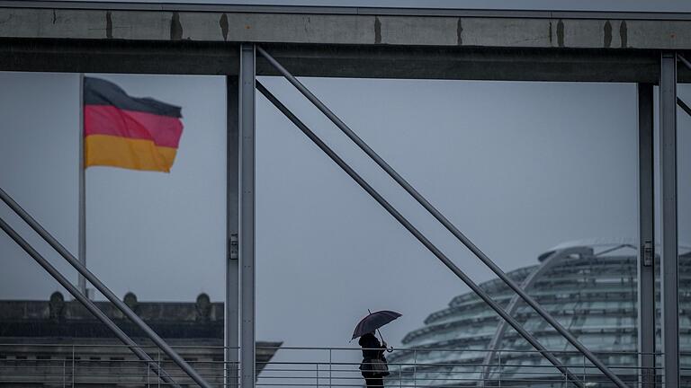 Regen in Berlin - Wind und Regen bleiben auch am Wochenende ein Thema Regen in Berlin - Wind und Regen bleiben auch am Wochenende ein Thema
