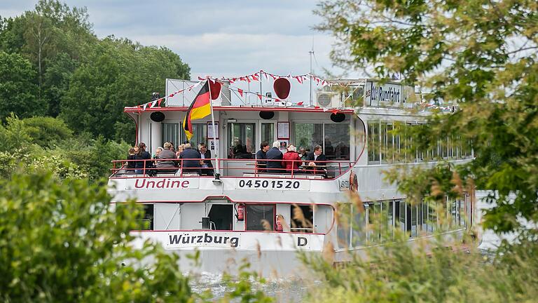 Das Ausflugsschiff 'Undine' fährt ab Volkach auf dem Main, unter anderem bis Schweinfurt.