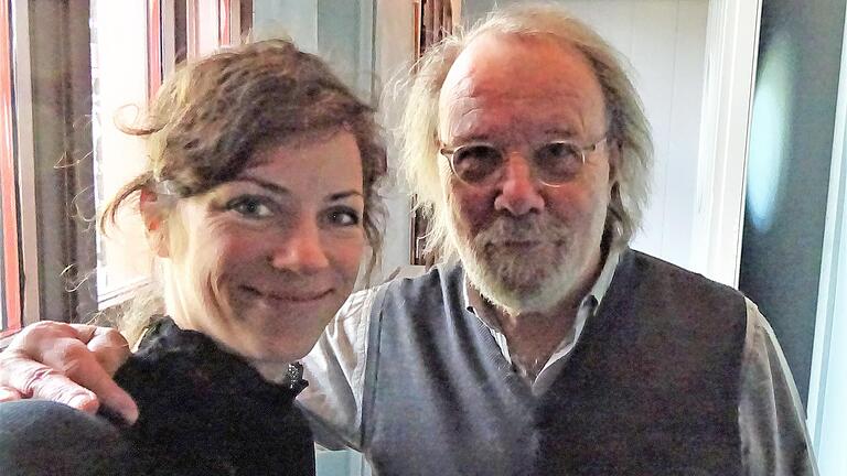 Selfie mit einem Weltstar: Die Würzburgerin Sara Buschkühl hat beim neuen Album von Abba mitgewirkt und stand mit Benny Andersson im Tonstudio. Selfie mit einem Weltstar: Die Würzburgerin Sara Buschkühl hat beim neuen Album von Abba mitgewirkt und stand mit Benny Andersson im Tonstudio.