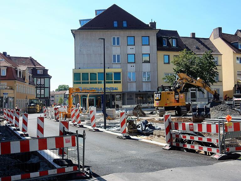 Aufgewertet wird die Zehntstraße. der Parkplatz gegenüber der Post bekommt eine Zufahrt aus der Kirchgasse.