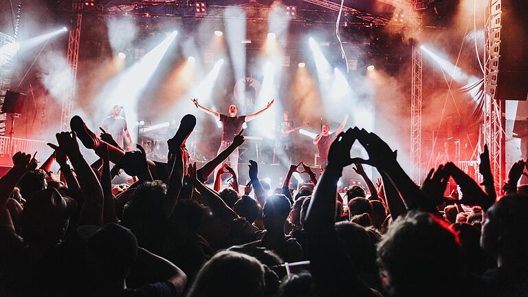 Ende Juni wird beim Lutzi-Festival in Rottershausen nach zwei Jahren Pause wieder bis tief in die Nacht die Bühne gerockt.