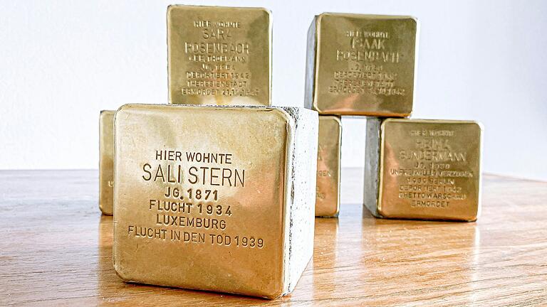 Ende September werden in Hofheim erstmals Stolpersteine verlegt. Sechs Stück an der Zahl. Sie sollen an das Schicksal jüdischer Bürgerinnen und Bürger der Stadt während des Nationalsozialismus erinnern.