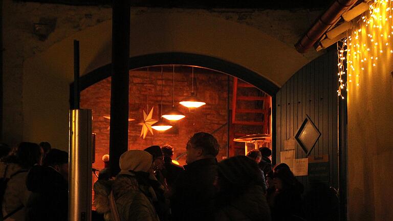 Weihnachtliche Stimmung kam in den Höfen der Hammelburger Altstadt an diesem Wochenende auf alle Fälle auf.       -  Weihnachtliche Stimmung kam in den Höfen der Hammelburger Altstadt an diesem Wochenende auf alle Fälle auf.