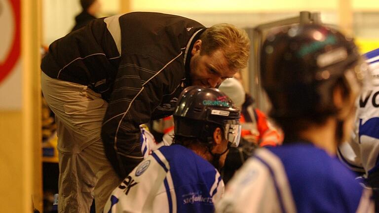 Gerald Zettner (Archivbild aus dem Jahr 2010) hatte beim ERV Schweinfurt schon viele Posten inne: Vorstandsmitglied, Co-Trainer, Abteilungsleiter und Trainer. Aktuell ist er Sportlicher Leiter. Gerald Zettner (Archivbild aus dem Jahr 2010) hatte beim ERV Schweinfurt schon viele Posten inne: Vorstandsmitglied, Co-Trainer, Abteilungsleiter und Trainer. Aktuell ist er Sportlicher Leiter.