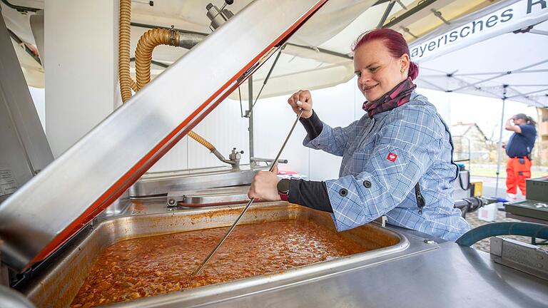 Für die Verpflegung der Einsatzkräfte sorgte das Rote Kreuz. Für die Verpflegung der Einsatzkräfte sorgte das Rote Kreuz.