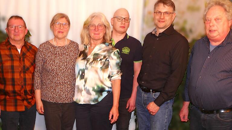 Der Vorstand der CSU in Thüngersheim (von links):&nbsp; Georg Schumacher, Robert Wild, Sebastian Zwosta, Monika Bauer, Ulrike Geiger-Kollroß, Christopher Dick und Franz Erich Kollroß.