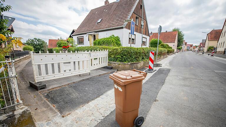 Nichts geht mehr: Aufgrund von Bauarbeiten in der Knetzgauer Hauptstraße ist die Maingasse derzeit vom Verkehr abgeschnitten.