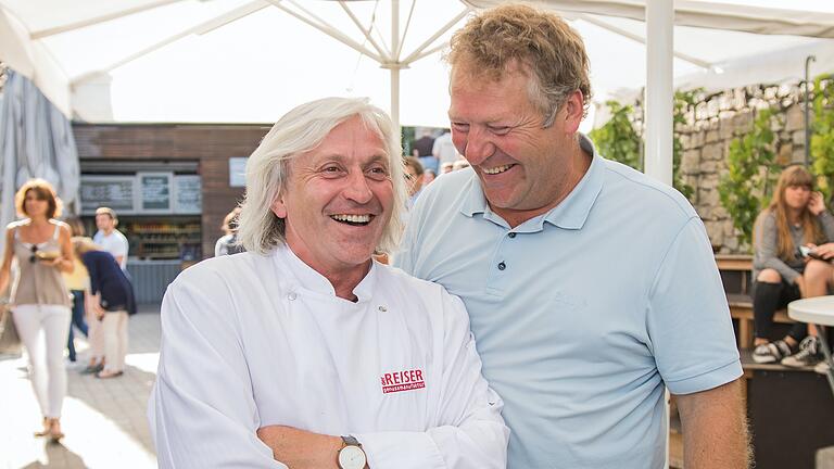 Sie&nbsp; bleiben Freunde trotz Trennung. Bernhard Reiser (links) verlässt im April mit seinem Restaurant das Weingut am Stein. Weinguts-Chef Ludwig Knoll (rechts) lässt sich Zeit mit der Suche nach einem Nachfolger, sagt er.