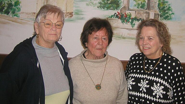Die erstplatzierten Damen: Rosi Körper (2.) - Uta Kremser (Siegerin) - Nadja Müller (3.). Die erstplatzierten Damen: Rosi Körper (2.) - Uta Kremser (Siegerin) - Nadja Müller (3.).