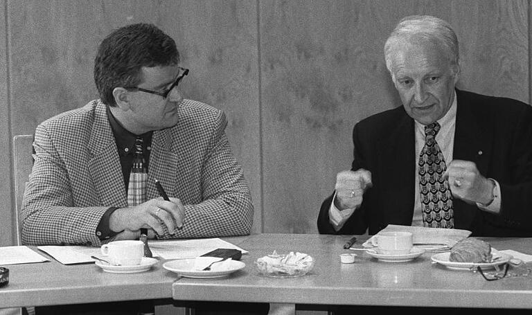 2006 mit dem damaligen bayerischen Ministerpräsidenten Edmund Stoiber. 2006 mit dem damaligen bayerischen Ministerpräsidenten Edmund Stoiber.