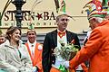 Blumen gab es für die Prinzessin bei der Vorstellung des neuen Prinzenpaares Robert II. und Britta I. der KaGe Elferrat Würzburg auf dem Würzburger Sternplatz.