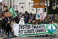 Während weltweit wieder Menschen für mehr Klimaschutz demonstrieren, muss die Bundesregierung ihr Klimapaket nachbessern.