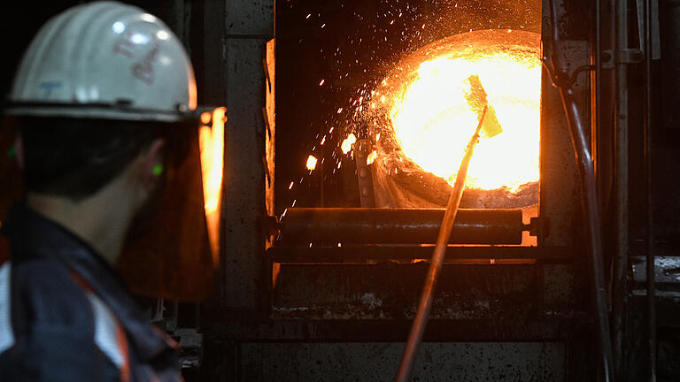 Heißer Job: Die drei Hochöfen der Lohrer Gießerei von Bosch Rexroth bringen Gusseisen auf 1500 Grad.