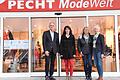 7000 Euro stellte die Pecht-Stiftung zur Verfügung. Stifterin Heidemarie Pecht (rechts) und Stiftungs-Vorsitzender Horst Dömling übergaben einen Teil des Betrages an persönlich Michaela Scherer (2. von links) und Heidrun Hennig.