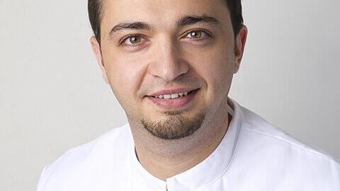 Oberarzt Abdulrahman Sarkhoush widmet sich dem Thema „Symptome und Therapieoptionen in der Handchirurgie“. Oberarzt Abdulrahman Sarkhoush widmet sich dem Thema „Symptome und Therapieoptionen in der Handchirurgie“.
