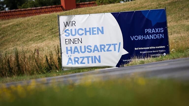 Die Anzahl der Hausärzte im Streutal&nbsp; (Symbolbild) wird sich in den nächsten Jahren verringern. Das Projekt 'VERAH am Ort' möchte dem entgegen treten.