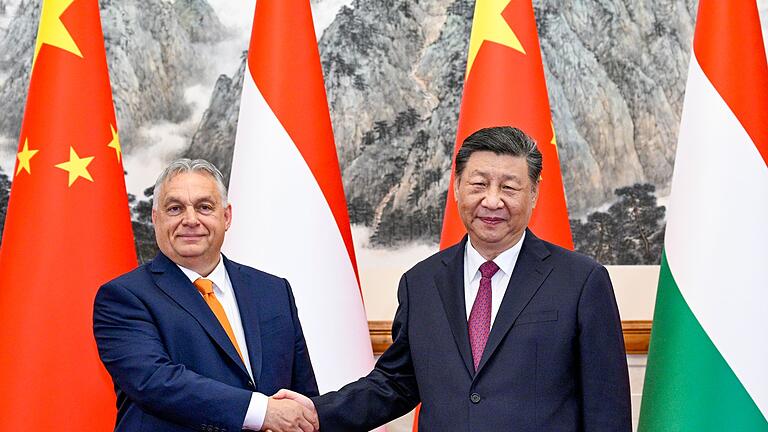 Ungarns Ministerpräsident Orban besucht China       -  Ungarn gilt ein wichtiger Verbündeter Chinas in der EU und hält enge wirtschaftliche Beziehungen nach Peking.